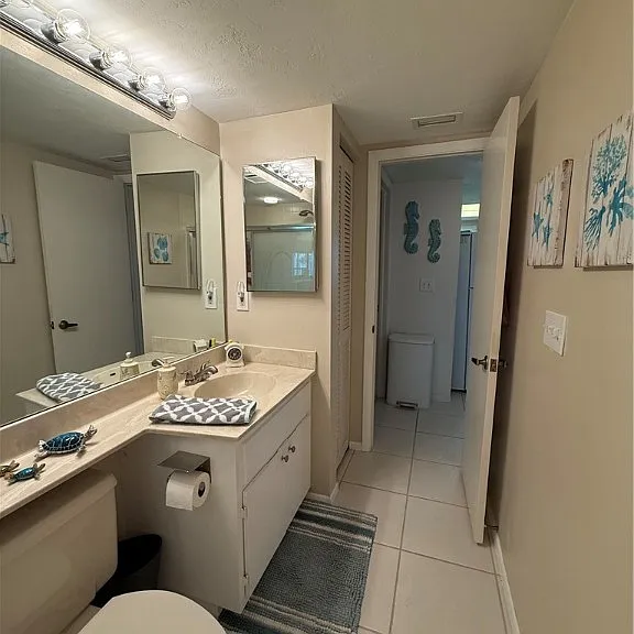 5590 Trailwinds Dr #421 — Photo 16