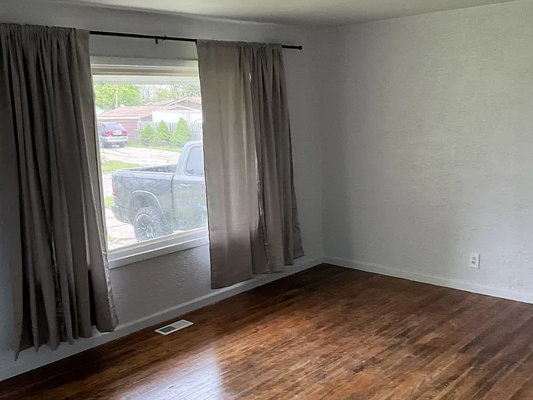 6230 Natchez Dr — Photo 1