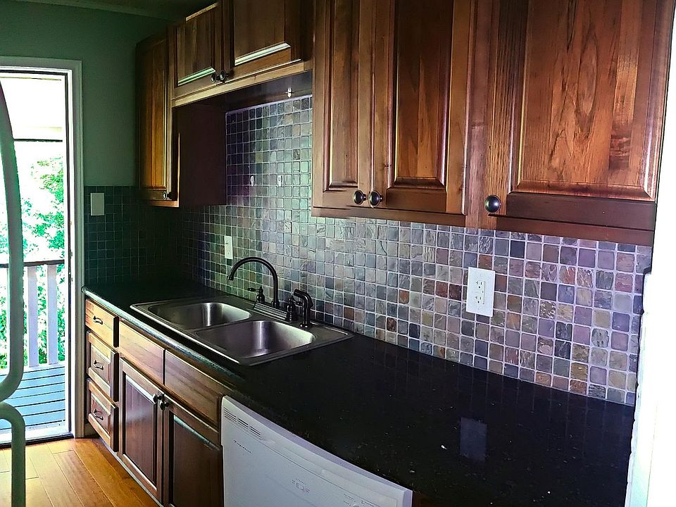 1st image of 2119 Pearl St APT 6D