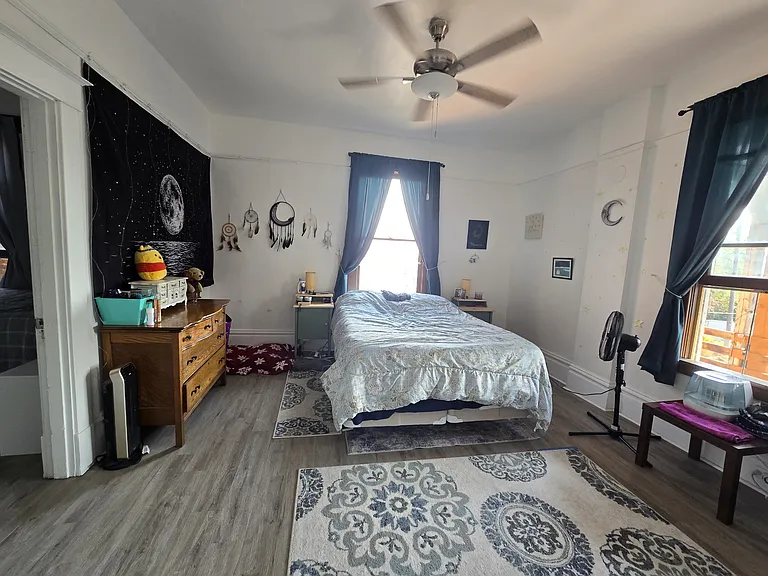 725 Maryland Ave — Photo 4