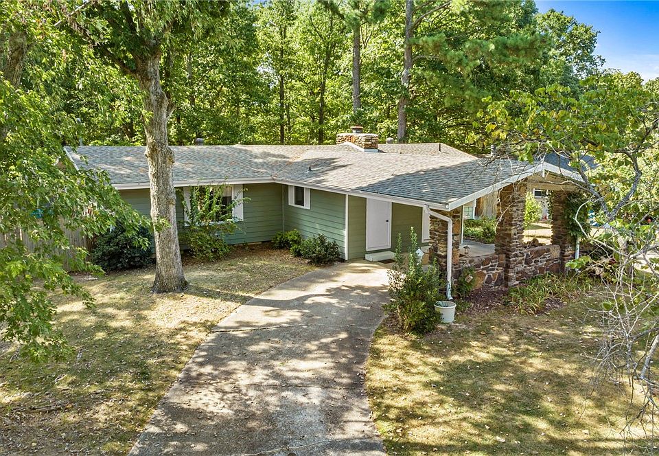 1st image of 4 Garrison Ln
