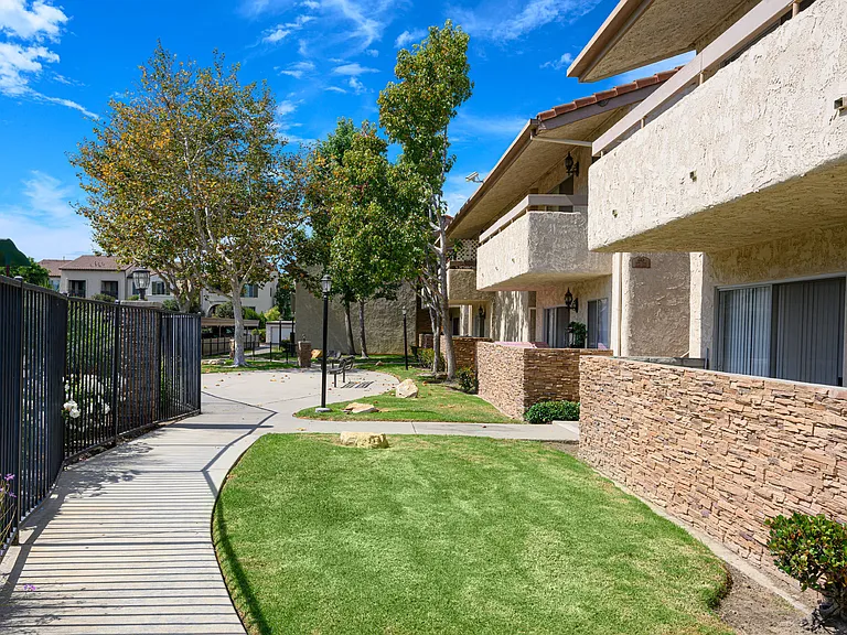 Mountain View Camarillo — Photo 17