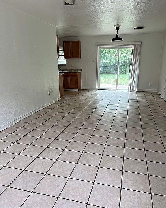 1st image of 205 Carothers St