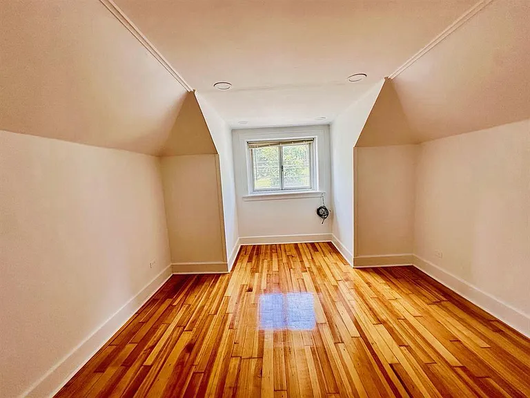 25 Hillview Ave #2 — Photo 6