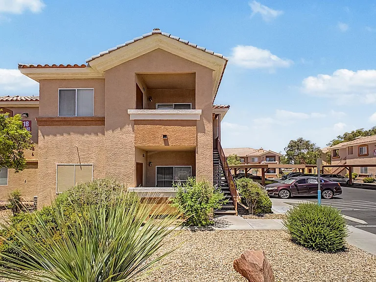 1050 E Cactus Ave #2070 — Photo 2