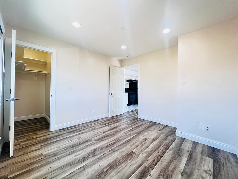 172 N Mariposa Ave #C — Photo 10