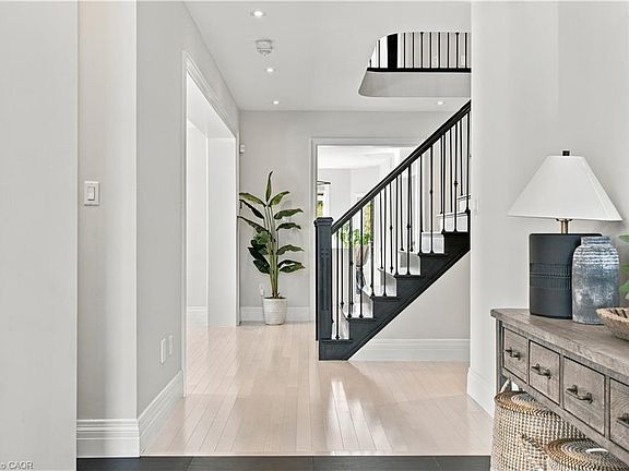 5th image of 96 McCann St