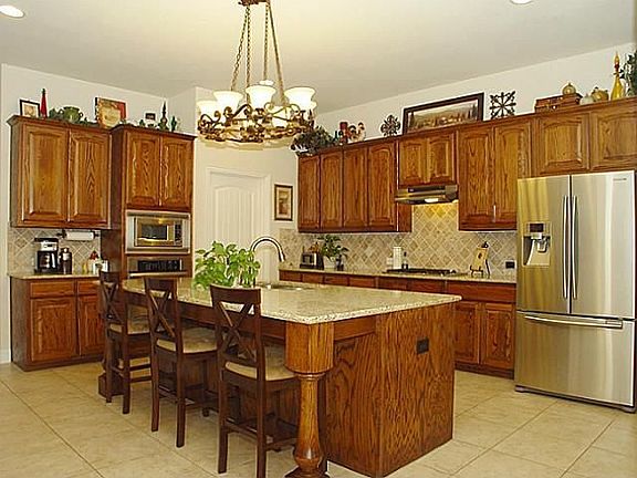 2nd image of 7770 Oakcrest Dr