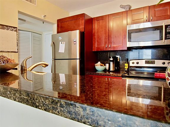 5th image of 800 N Miami Ave #905
