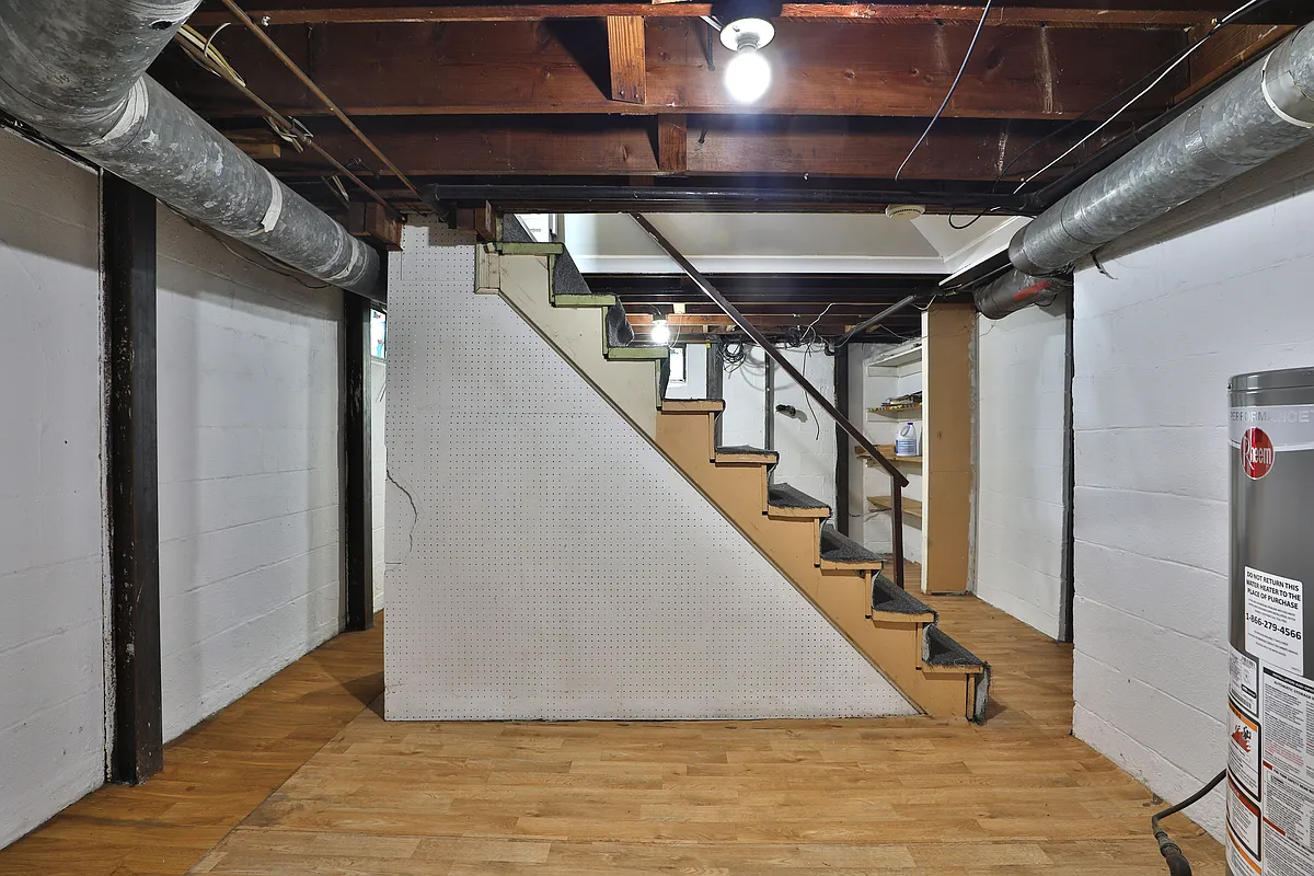 Building Photo - 2101 Ridgecliff Rd
