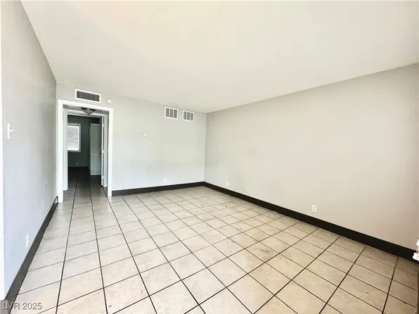 520 S 13th St APT D17, Las Vegas, NV 89101