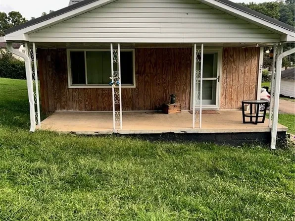 27 4th St, Dillonvale, OH 43917