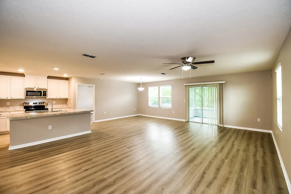 3 bed, 2.0 bath, 1711 sqft, $2,120 — Photo 3