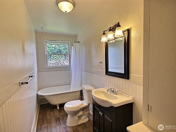 4th image of 414 Sumner Avenue