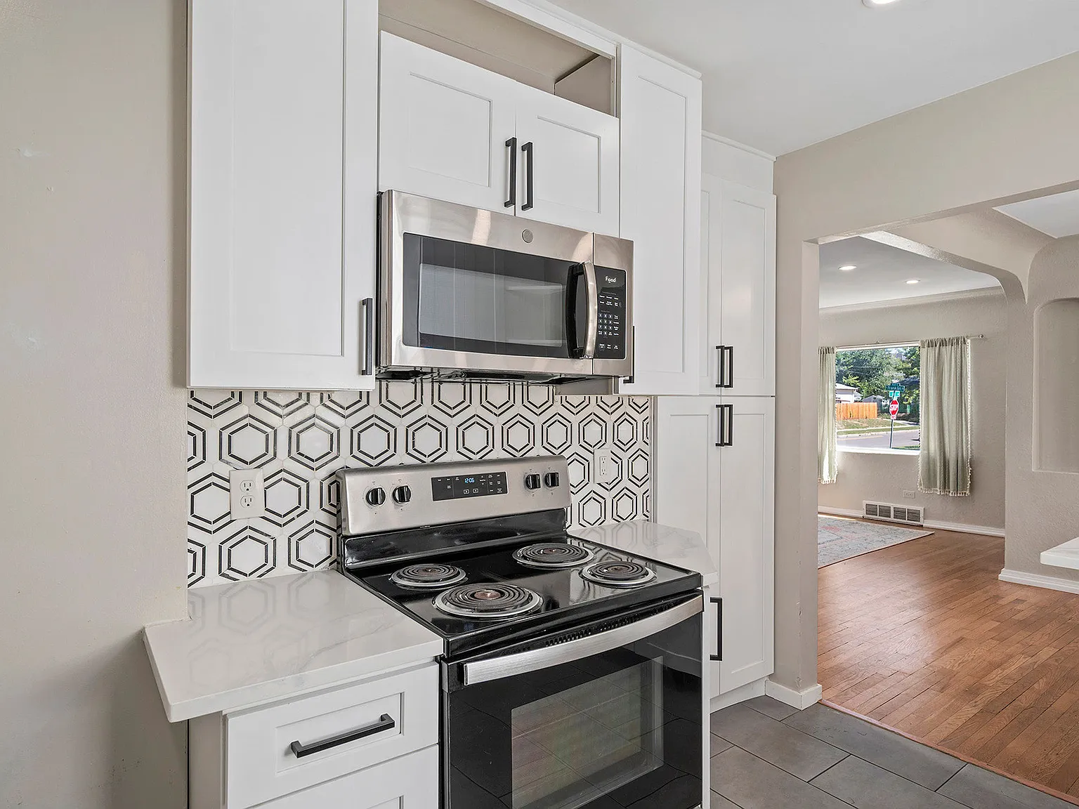 2301 S Franklin St — Photo 4