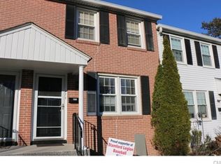 371 Sylvan Knoll Rd, Stamford, CT 06902