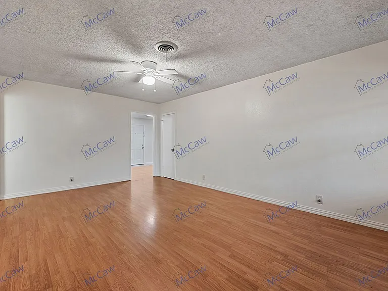 3532 Hilton Dr — Photo 4