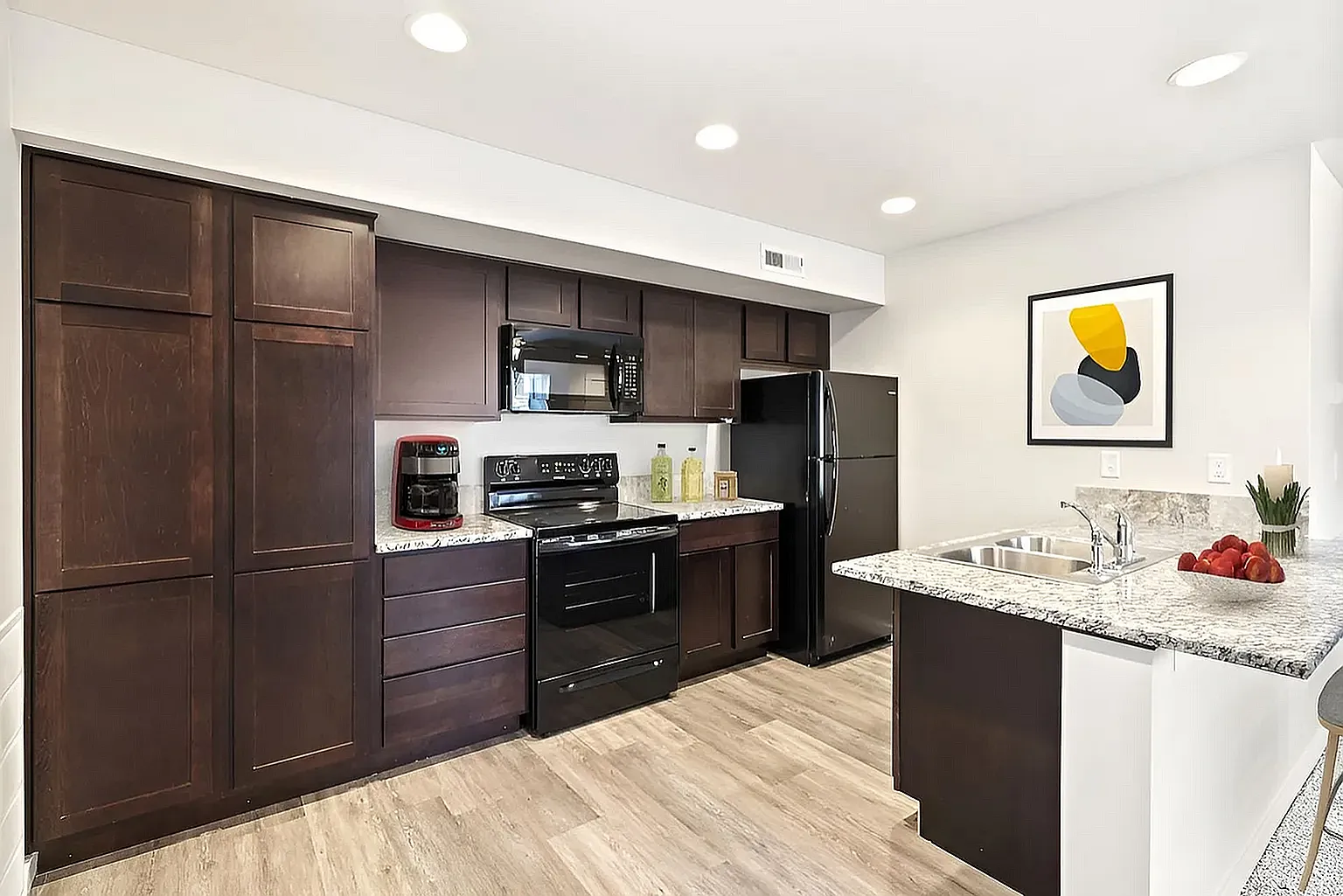 Vivienne Townhomes — Photo 2