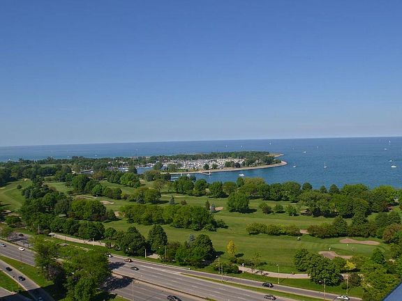 3rd image of 3950 N Lake Shore Dr APT 1402A