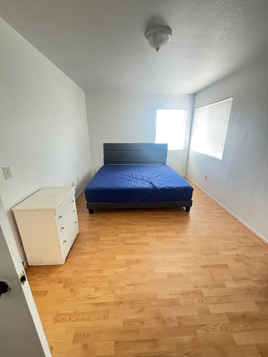 Building Photo - 1560 Alameda Gln