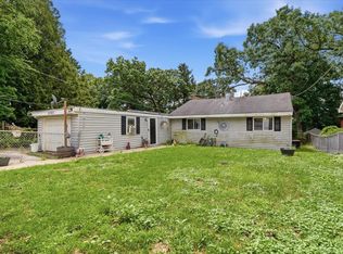 28616 W Benjamin Ave, Spring Grove, IL 60081