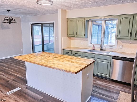 5th image of 11371 Sagebrush Ave NE