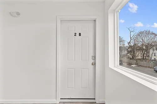 12 E Ferry St #3B Photo 1