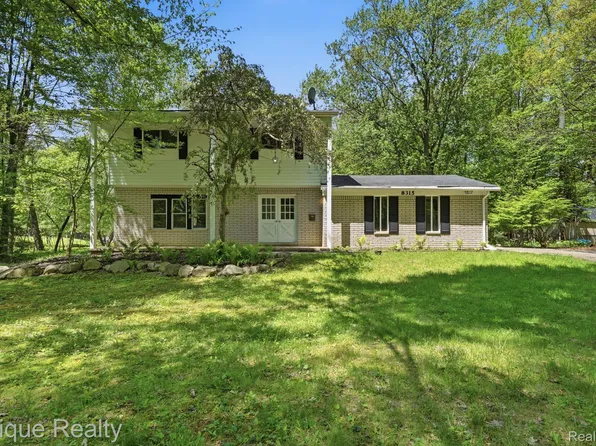 8315 Reese Rd, Clarkston, MI 48348