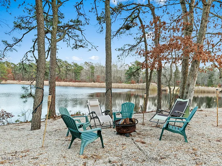 399 Golfview Dr — Photo 13