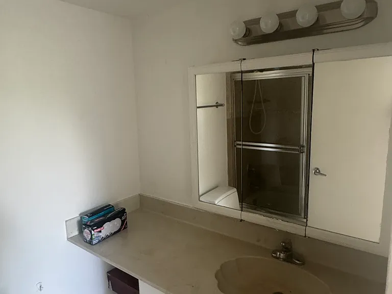 2020 NE 135th St #310 — Photo 10