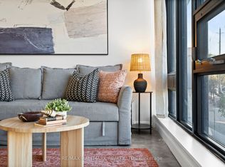 1239 Dundas St W #207, Toronto, ON M6J0E8