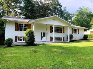 12 Greenleaf Dr SW, Rome, GA 30165