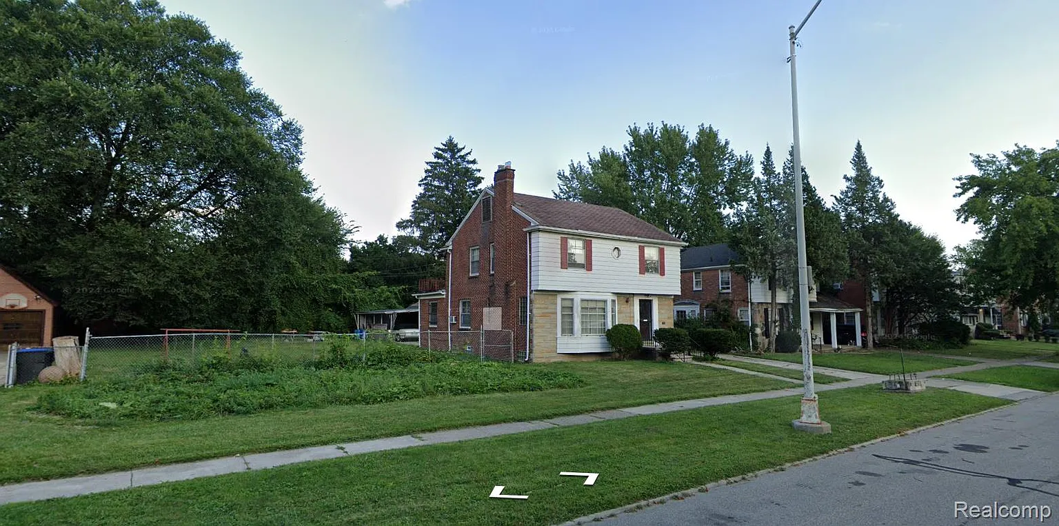 9151 W Outer Dr photo 1