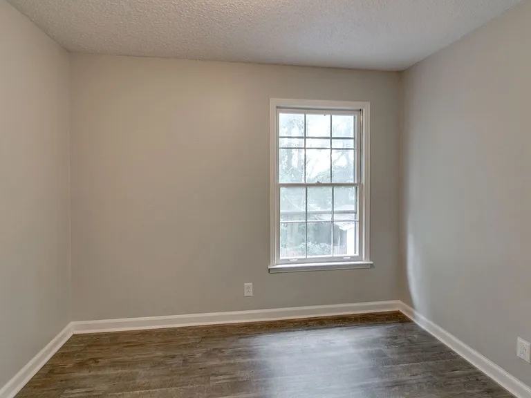 Bennett Dr - 103 — Photo 14