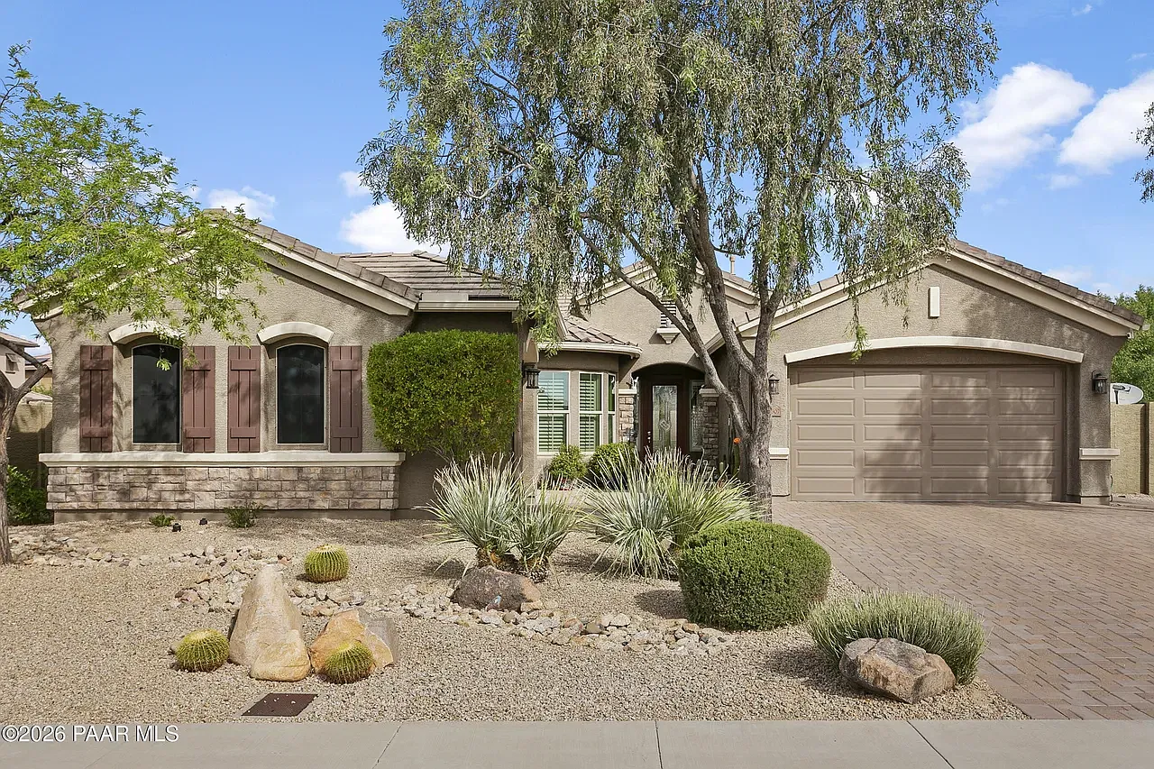 3 bed, 2.5 bath, 2666 sqft, $3,000 — Photo 1