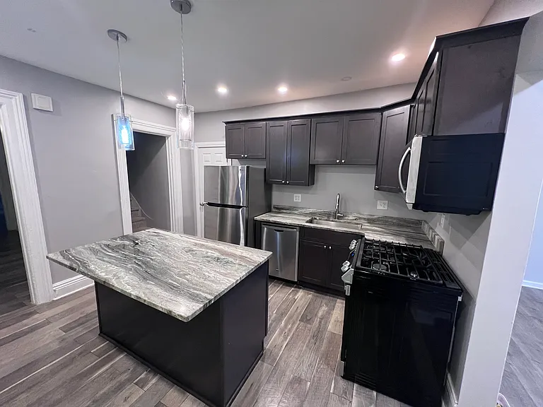 24 Hickory St — Photo 30