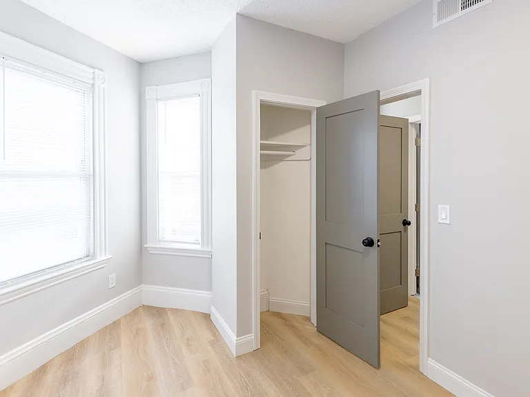 628 E 6th St #2 — Photo 8