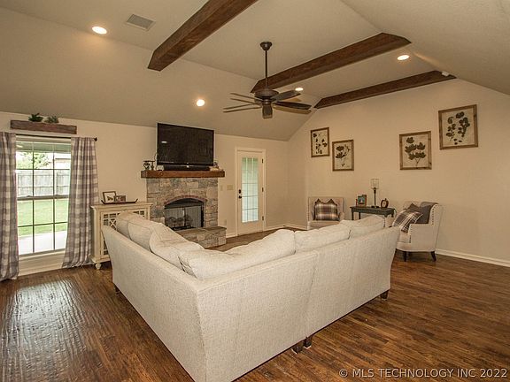 5th image of 14617 Courtney Ln