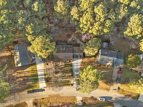 2nd image of 4624 Holly Brook Dr