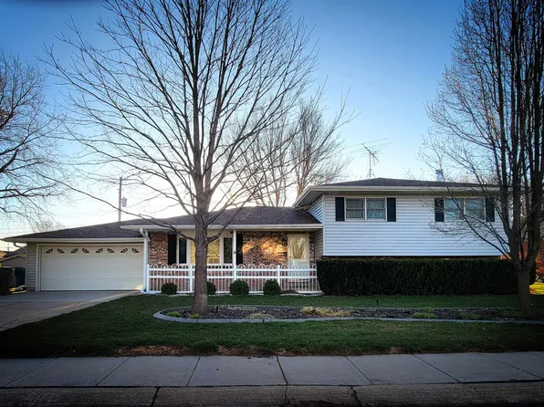 9 Skyline Dr, Kearney, NE 68845