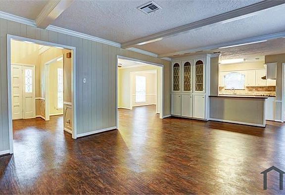 2nd image of 8023 Oak Moss Dr