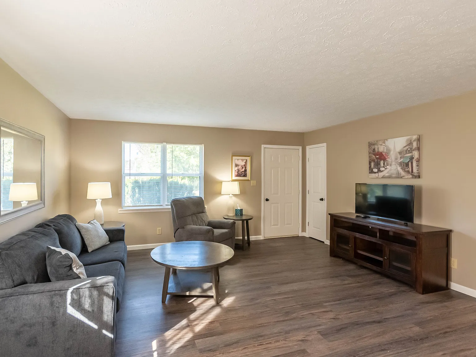 2 bed, 944 sqft, $1,700 — Photo 4