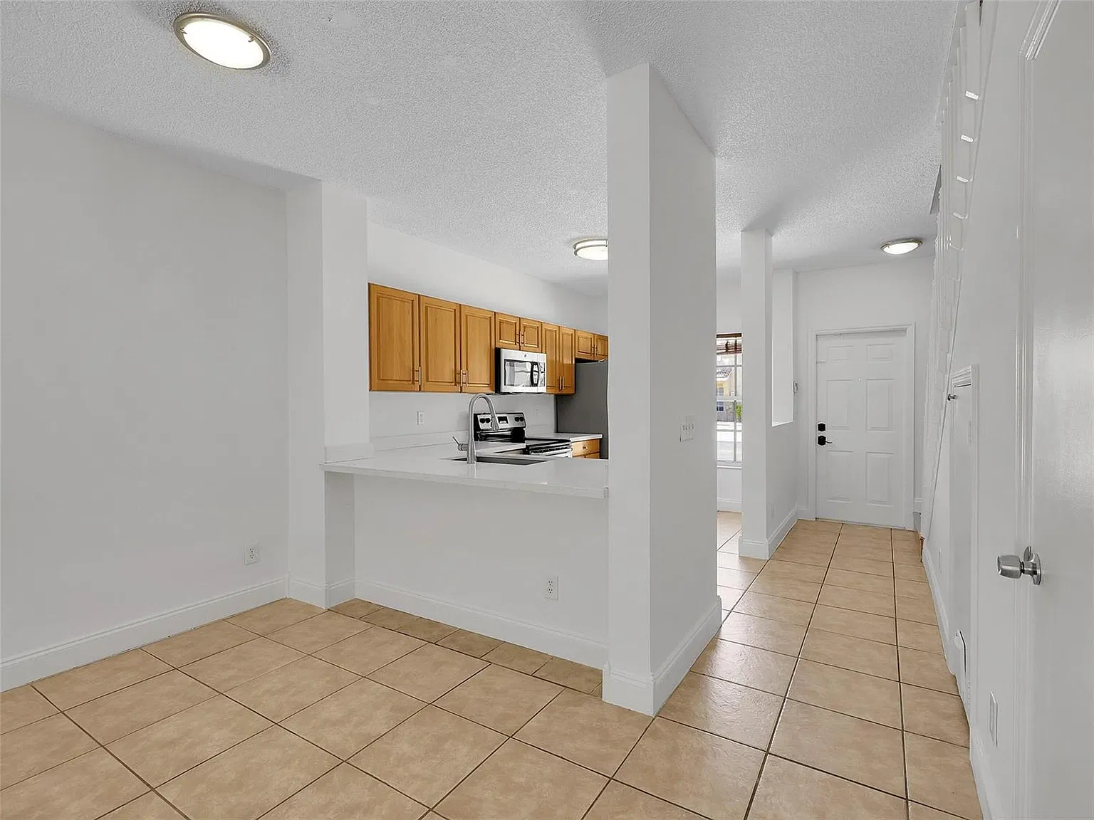 SW 122nd Ter, Pembroke Pines — Photo 3