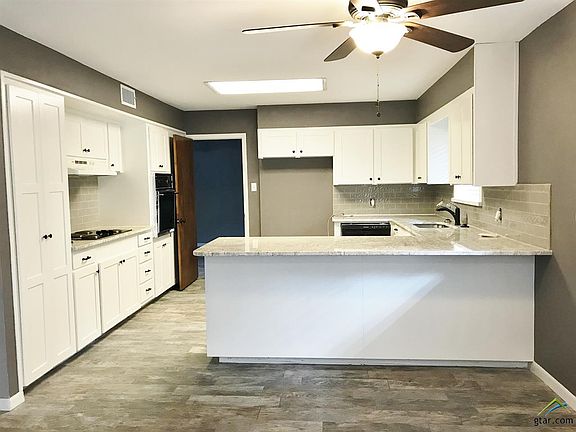 5th image of 1101 Holly Hill Ln