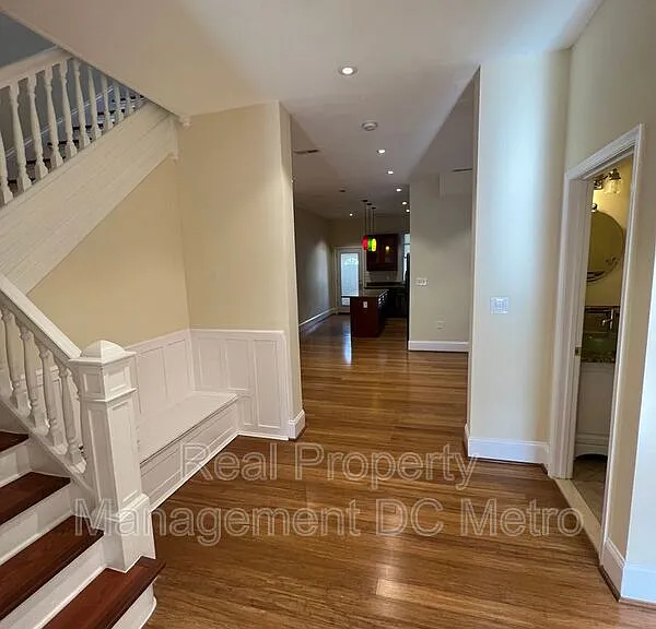 32 Quincy Pl NE #NE — Photo 9