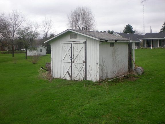3rd image of 559 Bendle Ave