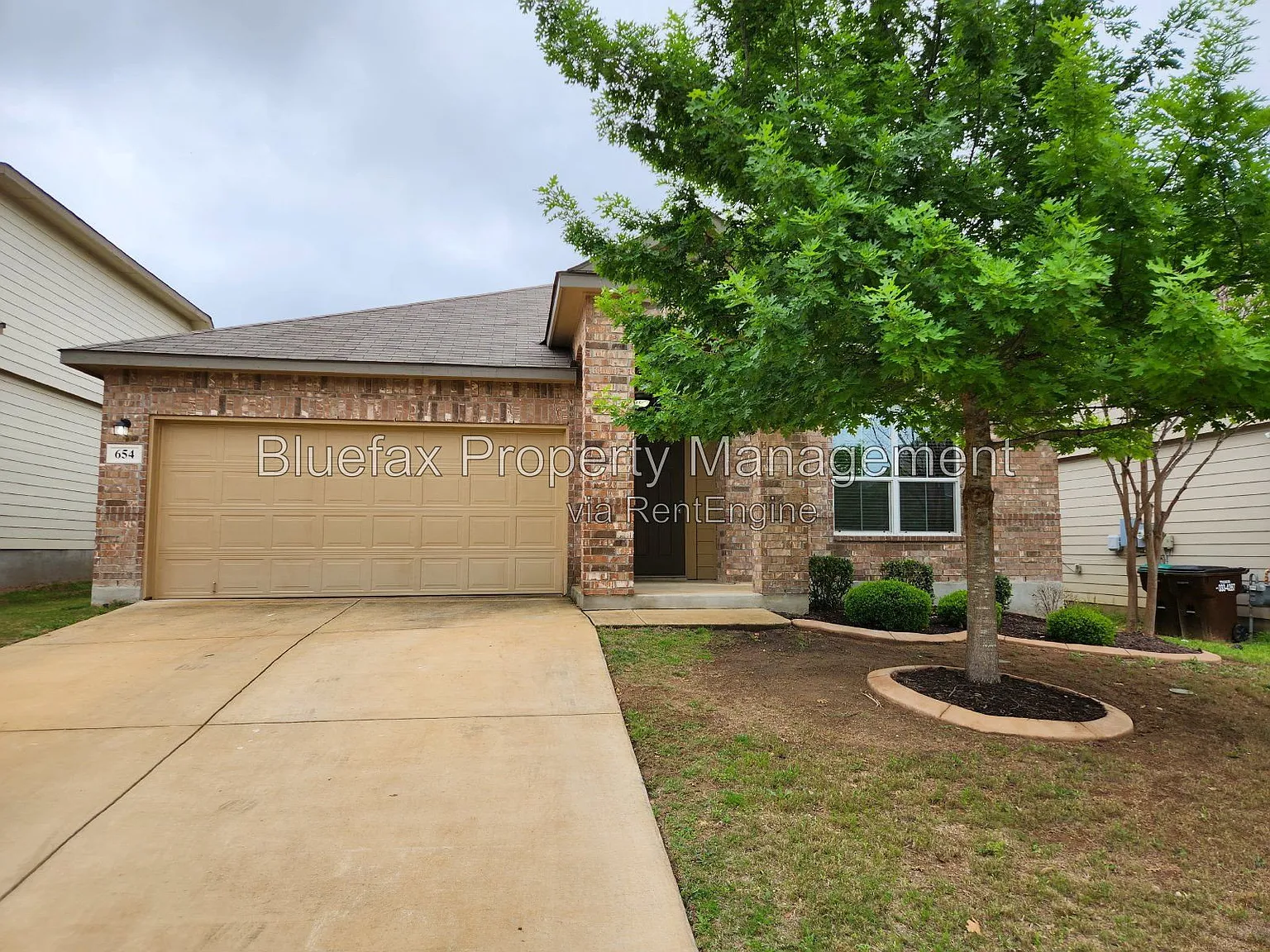 4 bed, 2.0 bath, 1739 sqft, $1,750 — Photo 1
