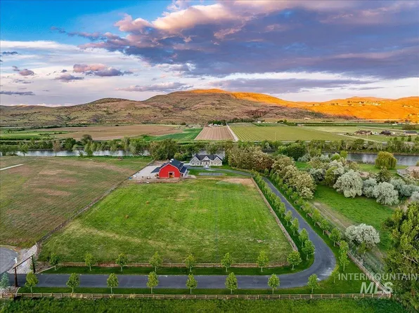 3800 Birch Ln, Emmett, ID 83617