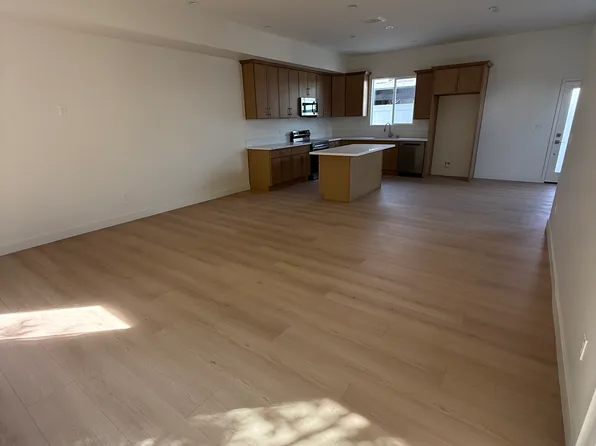 12230 1/2 Crewe St, North Hollywood, CA 91605