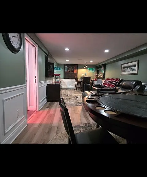 215 Albany Ave — Photo 20